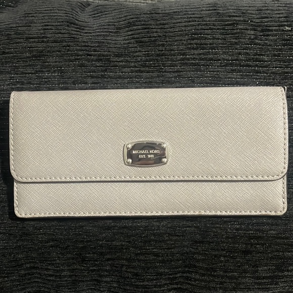 Michael Kors Wallet - Picture 1 of 7